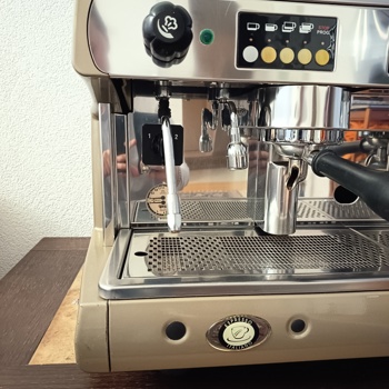 professionelle italienische Kaffeemühle für Bar Bild 3
