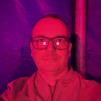 Suche Asiatin für Freundschaft. Alter egal Bild 2