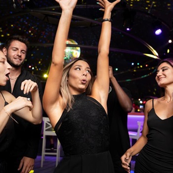 Sehr grosser, schöner Club zu vermieten