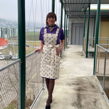 Crossdresser Putzfrau für die Damen
