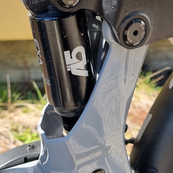 E-Bike Momas Wayfarer Pro Trekking Fully Bild 2