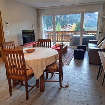 2.5-13, moderne 2.5-Zimmerwohnung mit Balkon