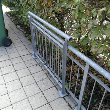 Sockelgeländer