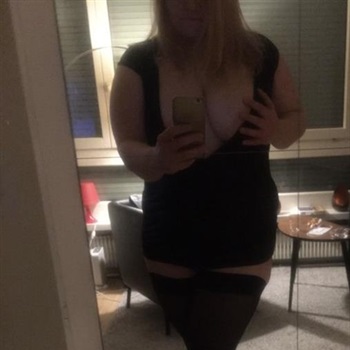 Vollbusige Frau sucht männer. privat escort ZH/Zh Umgebung Bild 3
