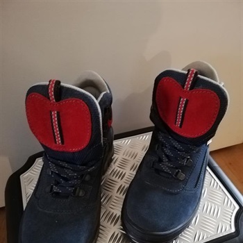 WANDERSCHUHE