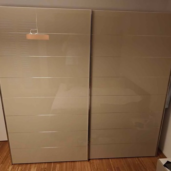 Schrank mit Schiebetüren aus Dogern Möbelmarkt, hochwertig