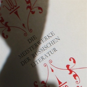 2 Meisterwerke der Russische Literatur   20,00 VB Bild 2