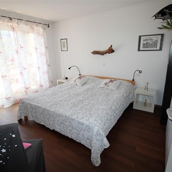 CHALET CH-02, exklusives 6.5-Zimmer-Luxus-Chalet Bild 3