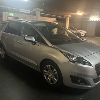 Peugeot 5008 1.6 Turbo zuverkaufe Bild 2
