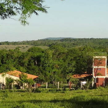 Finca mit großem Grundstück in ruhiger Lage in Sapucai / PY