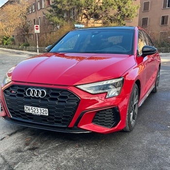 Zum Verkauf steht Audi S3 Sportback neuwertig!