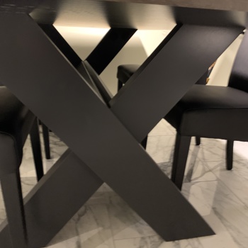 Esstisch/Stühle und coole Hängelampe Bild 2