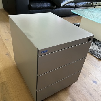 Metall-Ladeblock auf Rollen Bild 2