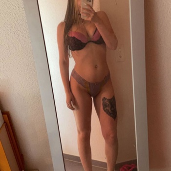 Erotisches (Nackt-) Putzen oder in Reizwäsche ! Bild 2