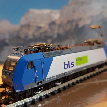 Modellbahn Spur N: E-Lok bls cargo BR 185 Angel Trains Bild 2