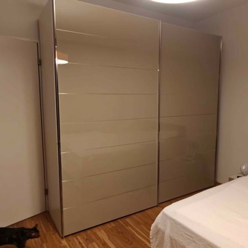 Schrank mit Schiebetüren aus Dogern Möbelmarkt, hochwertig Bild 2