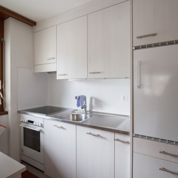 2.5-10,  sehr gepflegte 2.5-Zimmerwohnung mit  Balkon Bild 2