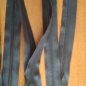 schwarze Reissverschlüsse 65cm