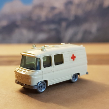 Spur N, WIKING Modellautos: 3er-Set Einsatzfahrzeuge SANITÄT Bild 4