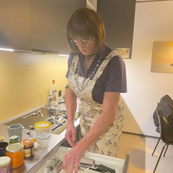 Crossdresser Putzfrau für die Damen Bild 3