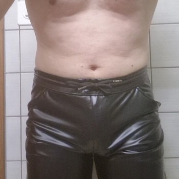 Suche Frau für Sex und und Bild 2