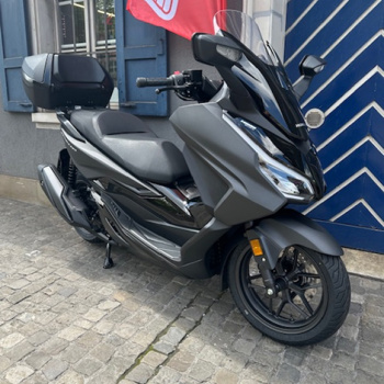 Honda Forza 350