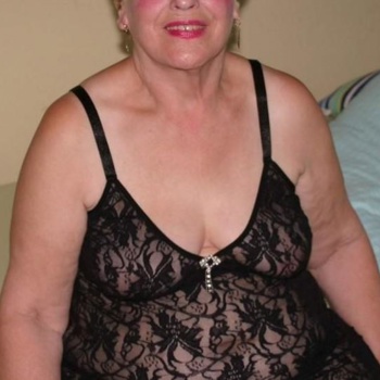 Suche für meine reife Sex Partnerin eine reife Frau! Bild 2