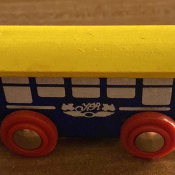 Personenwaggon zur Holzeisenbahn