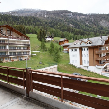 2.5-10,  sehr gepflegte 2.5-Zimmerwohnung mit  Balkon Bild 4