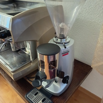 professionelle italienische Kaffeemühle für Bar