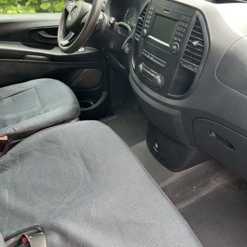 Mercedes Benz Vito Transporter Bild 2