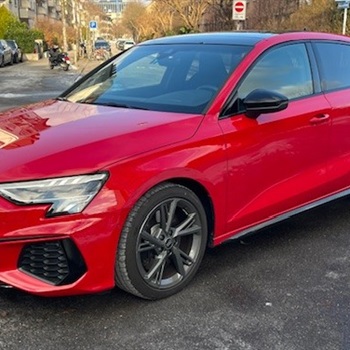 Zum Verkauf steht Audi S3 Sportback neuwertig! Bild 2