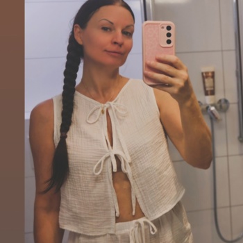 Natürliche Schweizerin Massage mit Orgasmusverzögeung . Bild 2