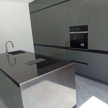 Top moderne 3,5 ZW mit 30m2 Terrasse u. E-Ladestation Bild 2